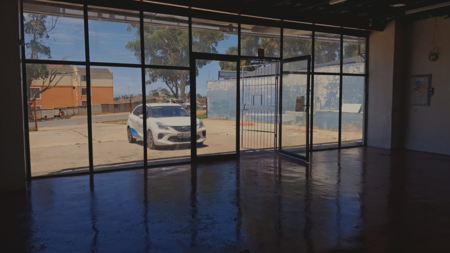 To Let commercial Property for Rent in Amalinda Eastern Cape